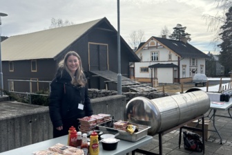 Bålpannekos med gratis pølser!